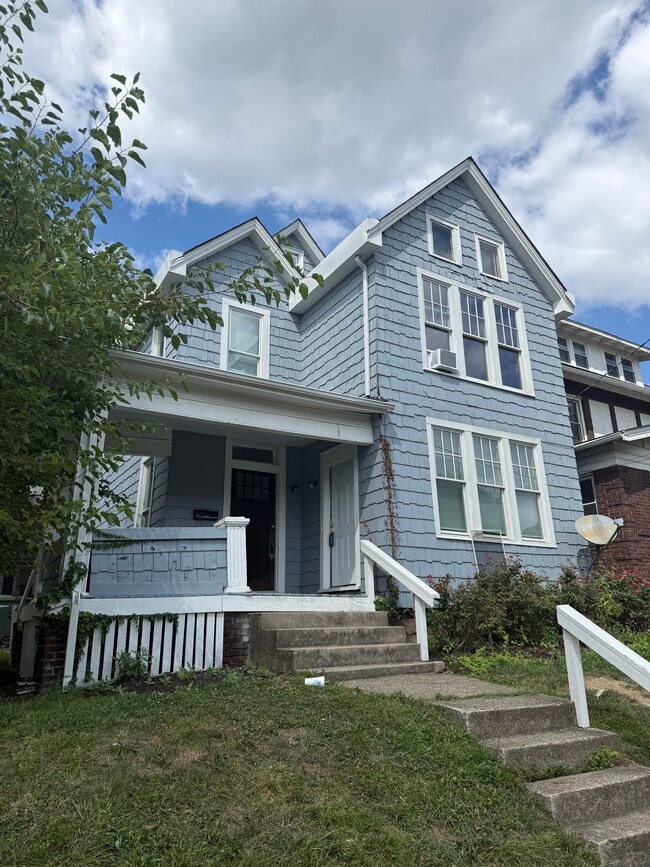 Building Photo - 236 E Lane Ave