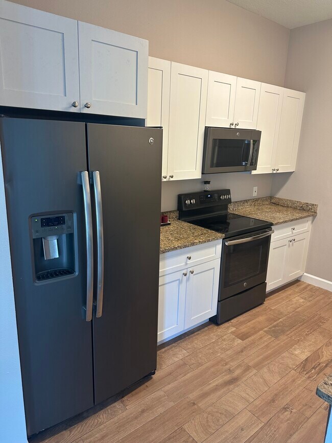 Foto del edificio - 1216 33rd Ave SW