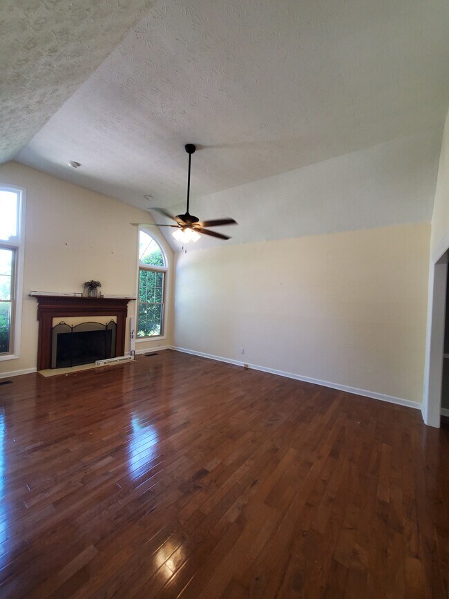 Foto del edificio - 1117 Greywood Dr