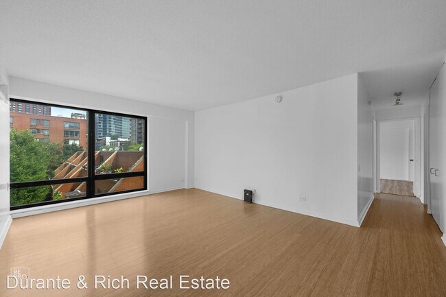 Building Photo - 3 br, 2 bath House - 1169 S Plymouth Ct #302