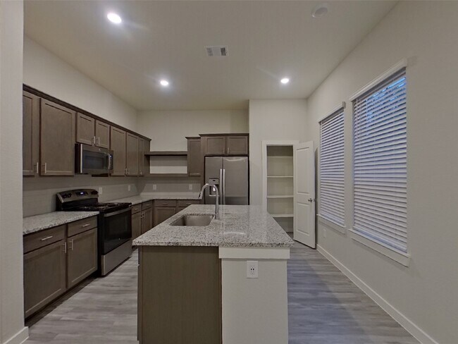 Foto del edificio - 9835 Willow Creek Commerce Dr