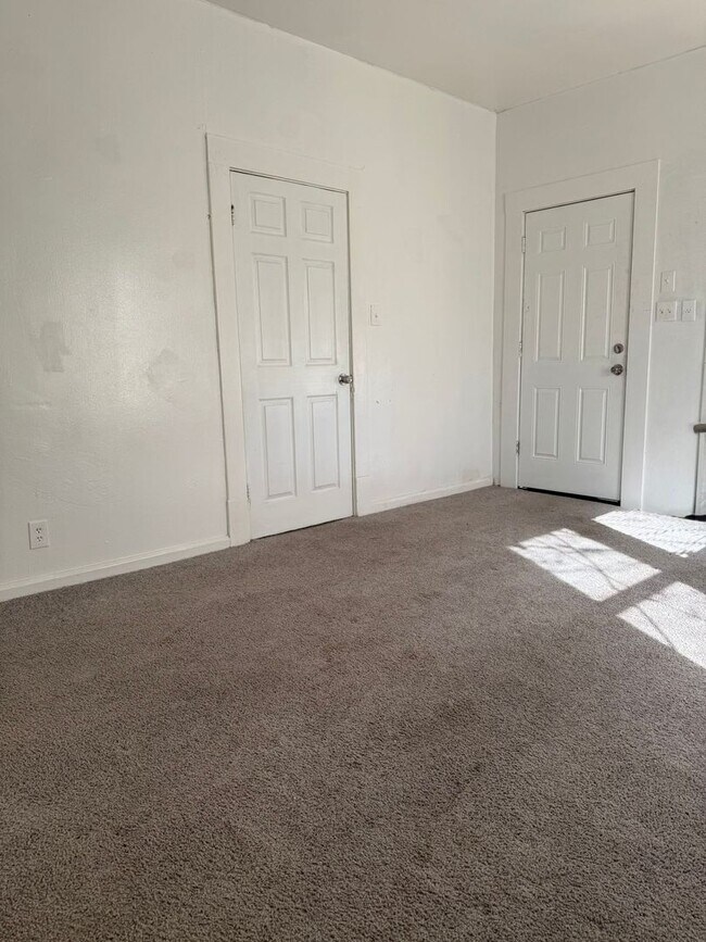 Foto del edificio - 1025 Lake Charles Ave