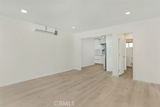 Building Photo - 11918 Hart St