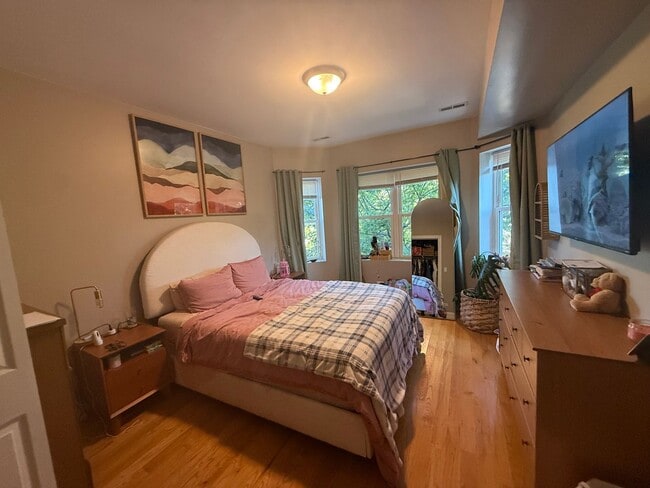 Foto del edificio - 3 Bedroom 2 Bath Spacious Condo