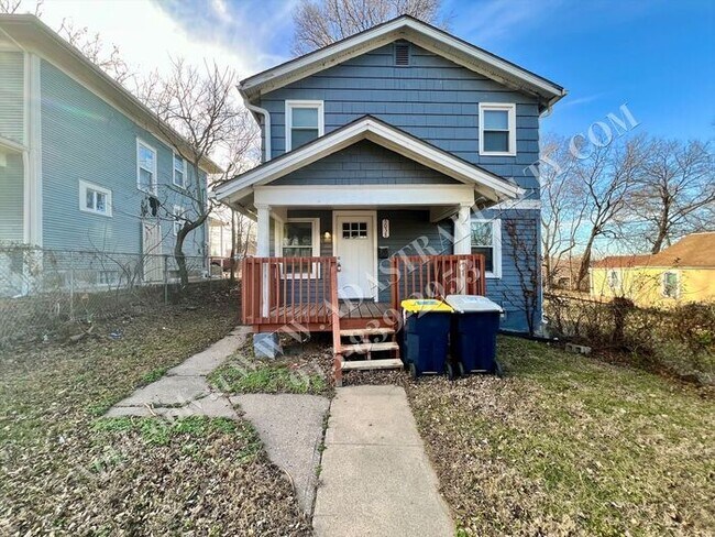 Foto del edificio - MOVE IN SPECIAL!! Updated 4 Bed 3 Bath Home in KCMO-Available NOW!! MOVE IN SPECIAL $200 OFF 2nd ...