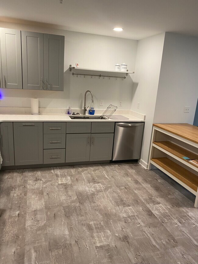 Kitchen - 401 10th St