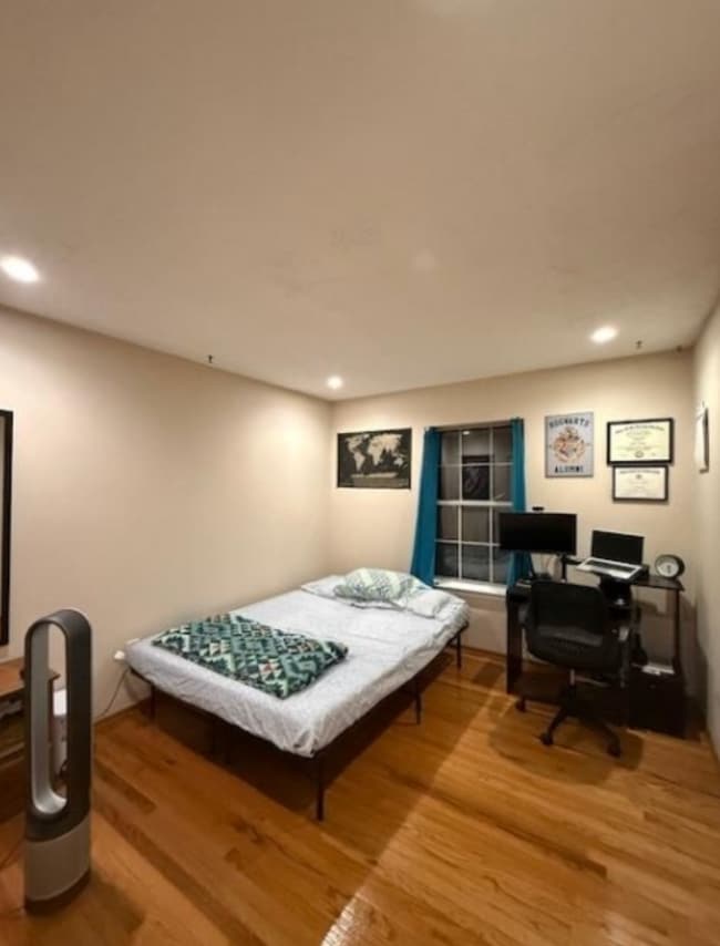 Foto del edificio - 2106 Doolittle Dr