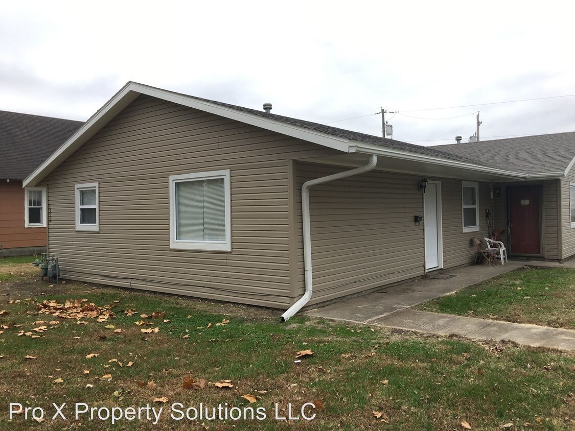 1916 John F Kennedy St, Pittsburg, KS 66762 Room for Rent in