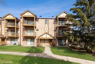 Building Photo - 829 S Dwyer Ave