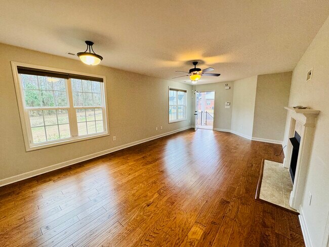 Foto del edificio - 524 Amberdale Cir E