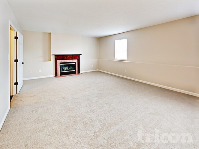 Foto del edificio - 7111 Spurrington Cir