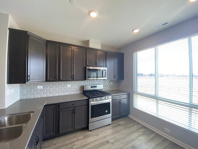 Foto del edificio - 2349 Parkside Dr