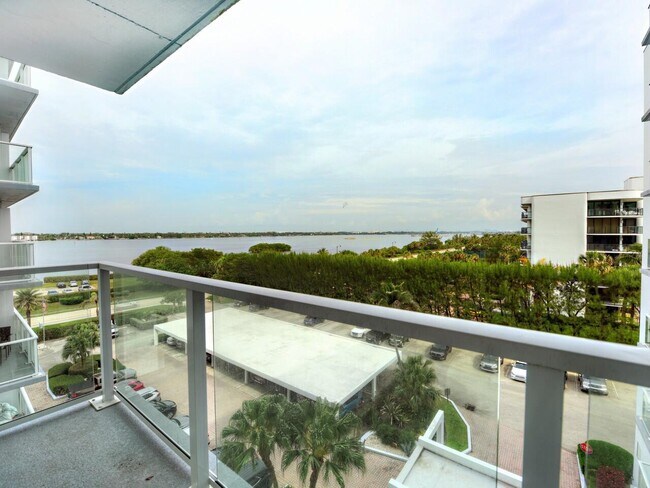 Foto del edificio - 3450 S Ocean Blvd