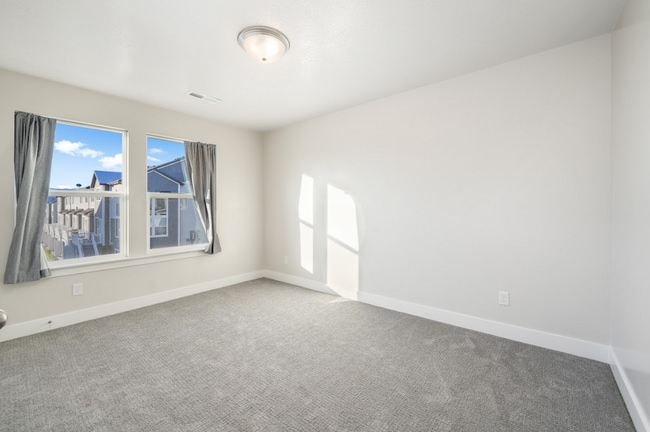 Building Photo - 1051 N Freeman Dr