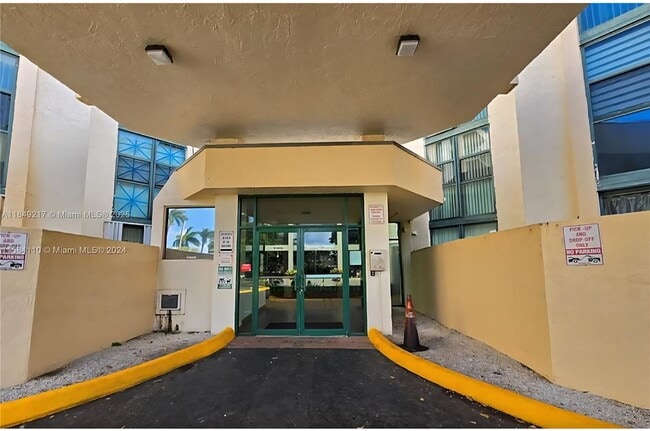 Building Photo - 2075 SW 122nd Ave