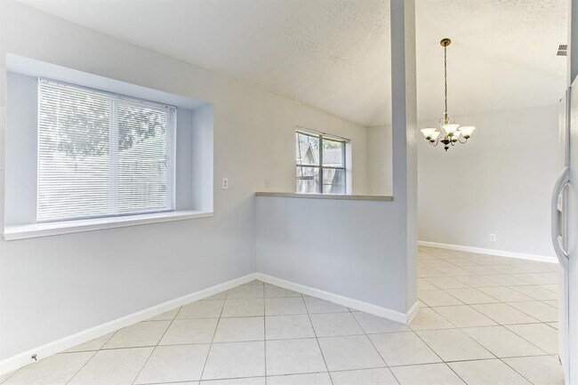 Foto del edificio - 20915 Union Park Dr