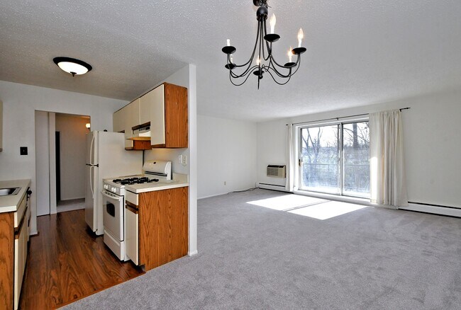 Kitchen/living - 120 N Bethlehem Pike