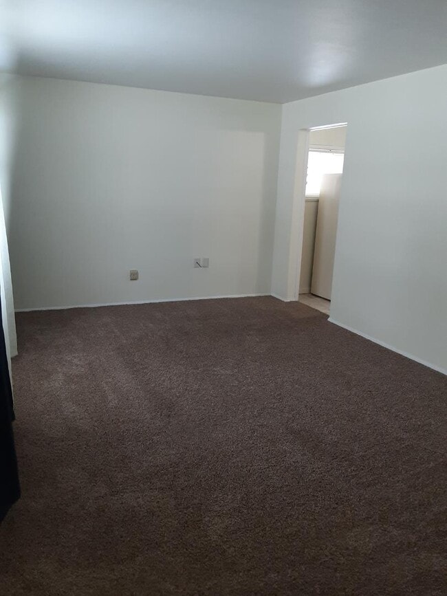 Building Photo - 4230 Woodmere Dr