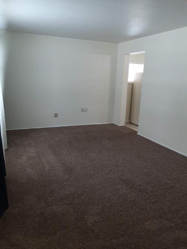 Foto del edificio - 4230 Woodmere Dr