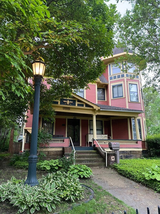 Building Photo - 3515 Archwood Ave
