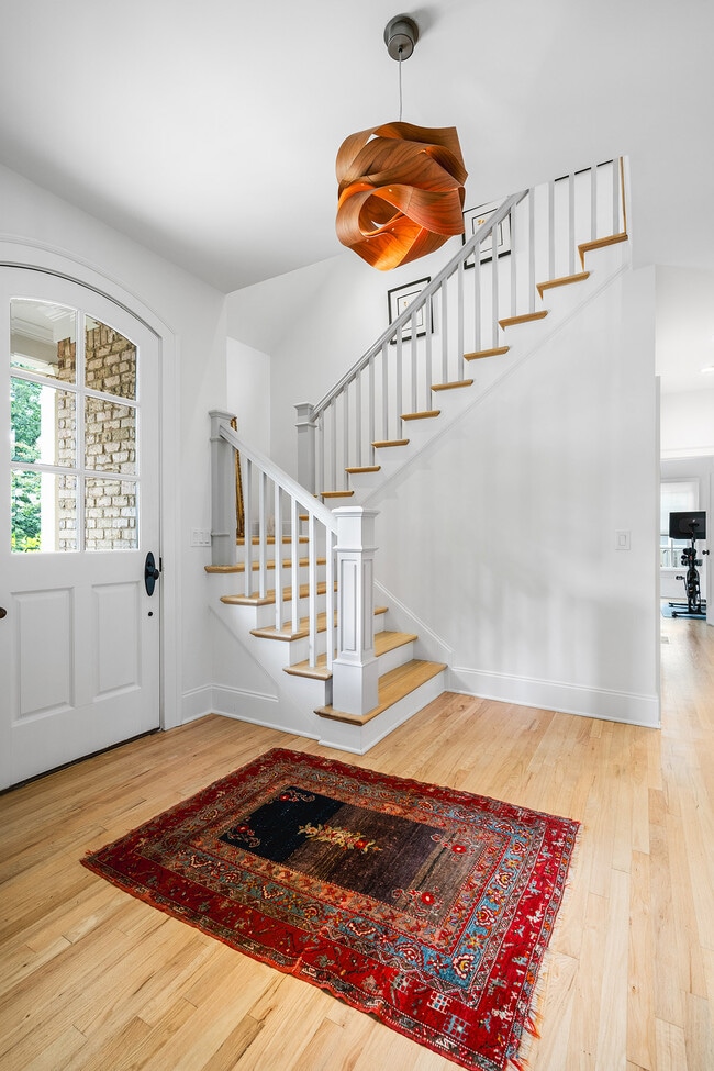 Building Photo - 1280 Becket Dr NE