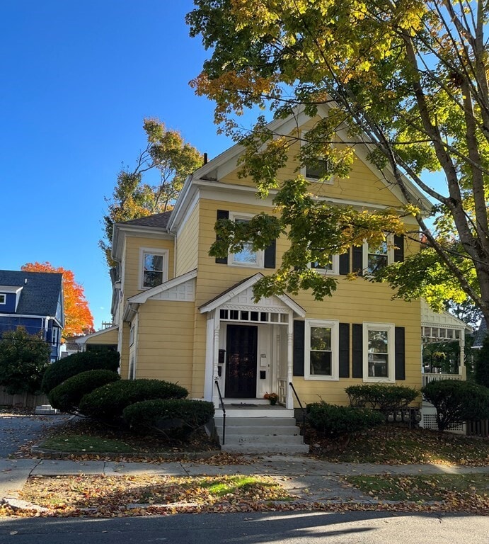 26 Avon St Unit 2R, Wakefield, MA 01880 Room for Rent in Wakefield