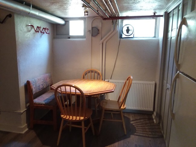 kitchen nook - 509 E Myrtle St