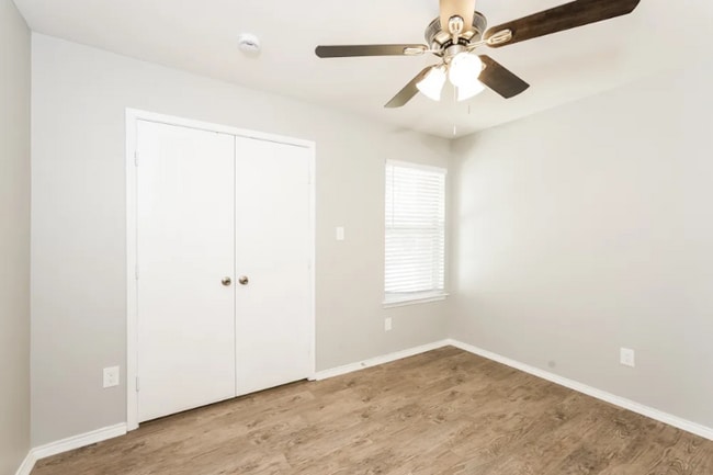 Building Photo - 405 Heritage Dr