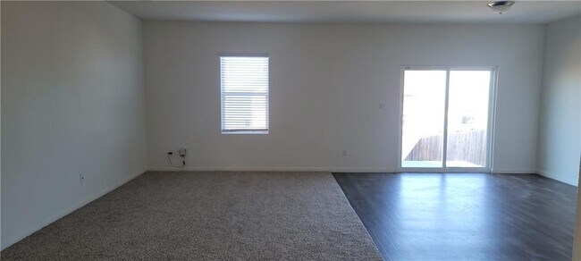 Building Photo - 19416 Samuel Welch Wy