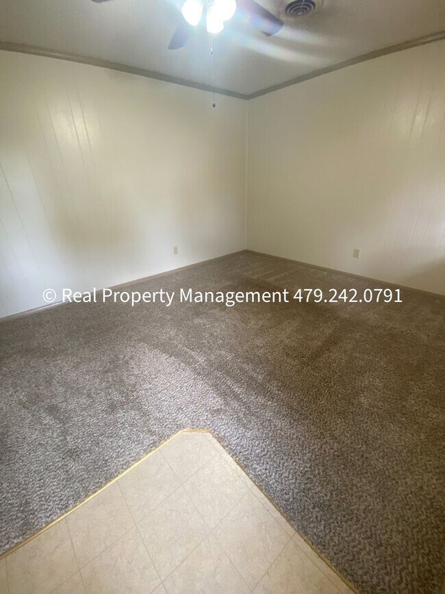 Building Photo - Greenwood Cutie Coming in December! 2 Bed ...