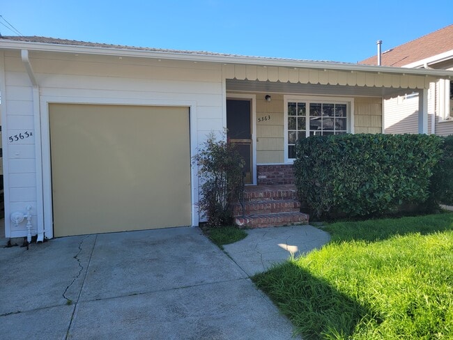 Building Photo - 5363 James Ave