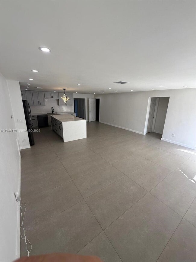 Foto del edificio - 6891 Scott St