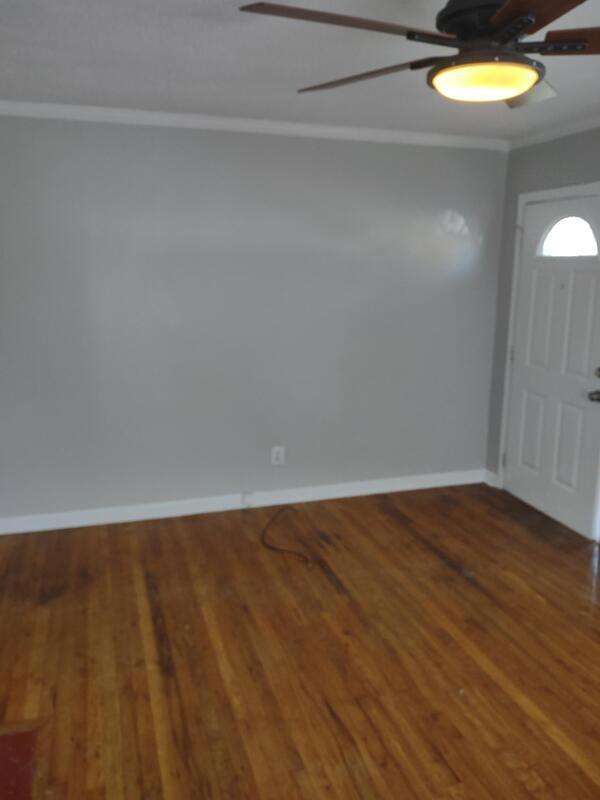 Building Photo - 309 Apple St