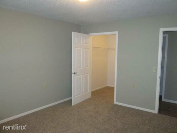 Foto del edificio - 4704 E 6th St