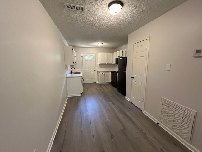 Building Photo - 1156 S Washington Ave