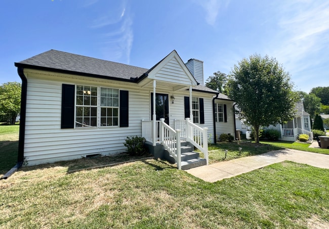 Building Photo - Lovely 3bd 2ba  In the heart of Wake Fores...