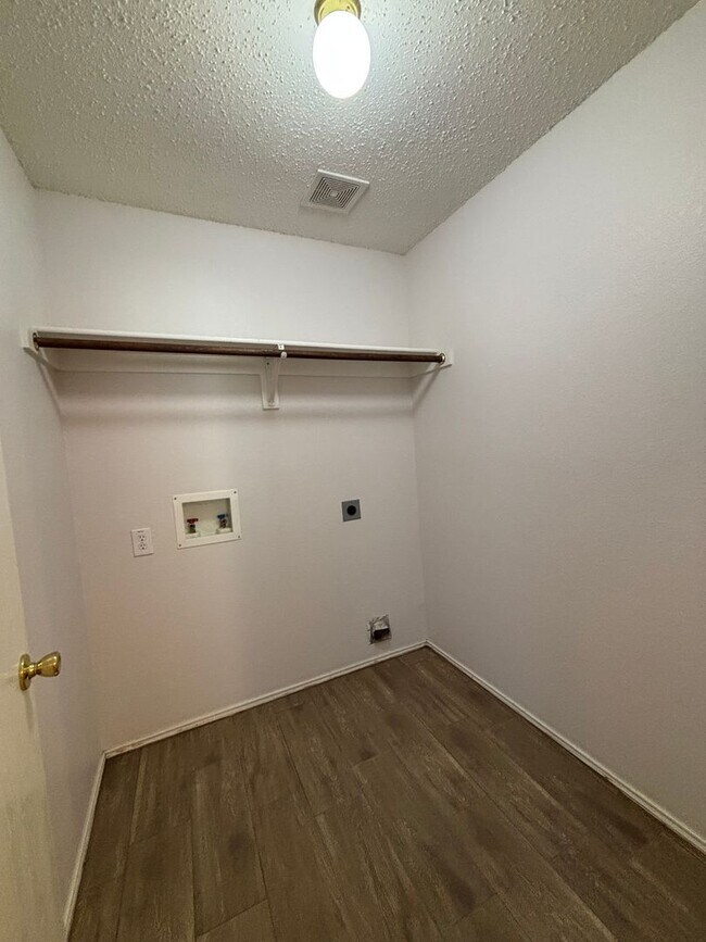 Foto del edificio - 813 Sage Cir