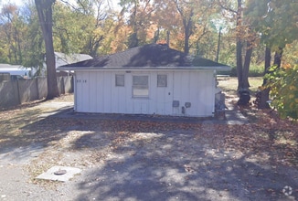 Building Photo - 2315 NW Klamm Rd