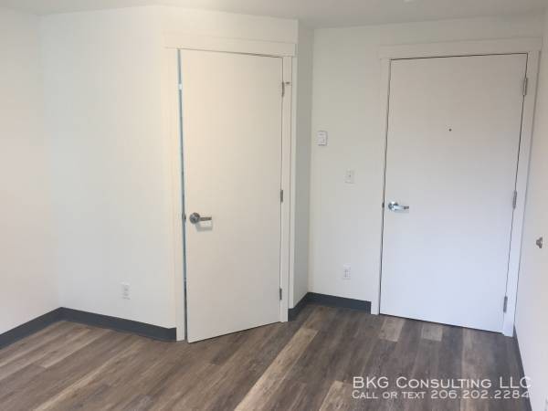 Foto del edificio - U District Studios CORNER UNIT!