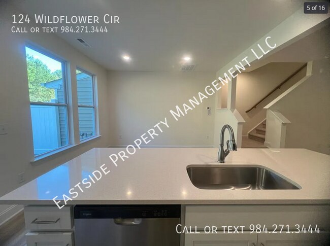 Building Photo - 124 Wildflower Cir