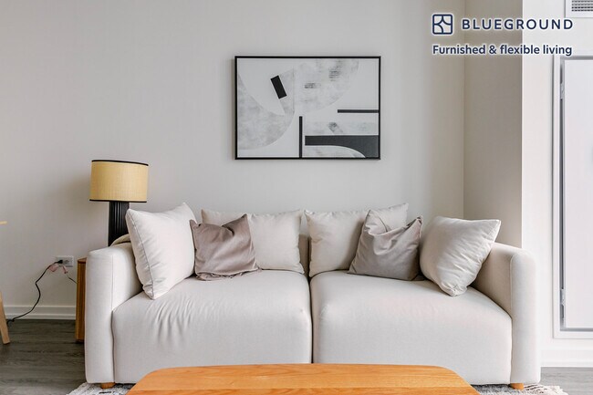 Foto del edificio - 460 W Chicago Ave