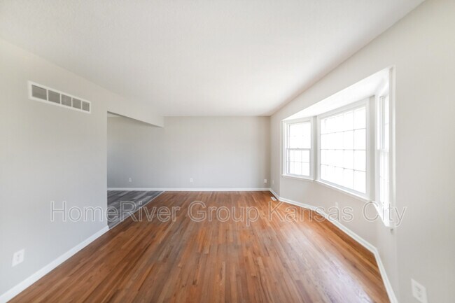 Foto del edificio - 9912 Hillcrest Rd