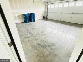 Building Photo - 20 Shillington Ln