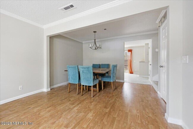 Foto del edificio - 4810 Windrush Ln