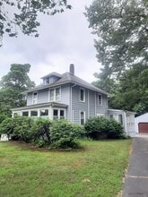 Building Photo - 434 Circuit St