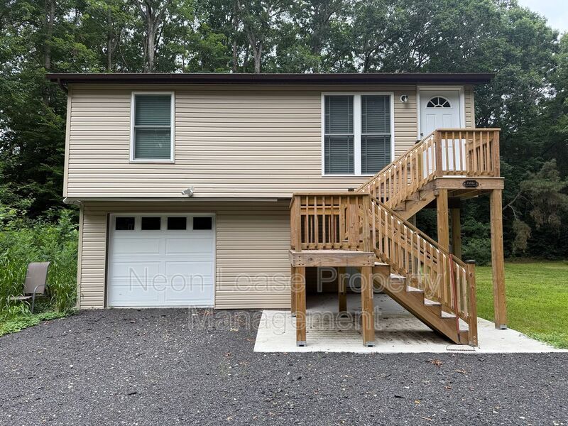 Foto principal - 18942 Sand Hill Rd