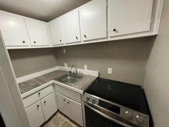 Foto del edificio - 6980 Farm Rd 115