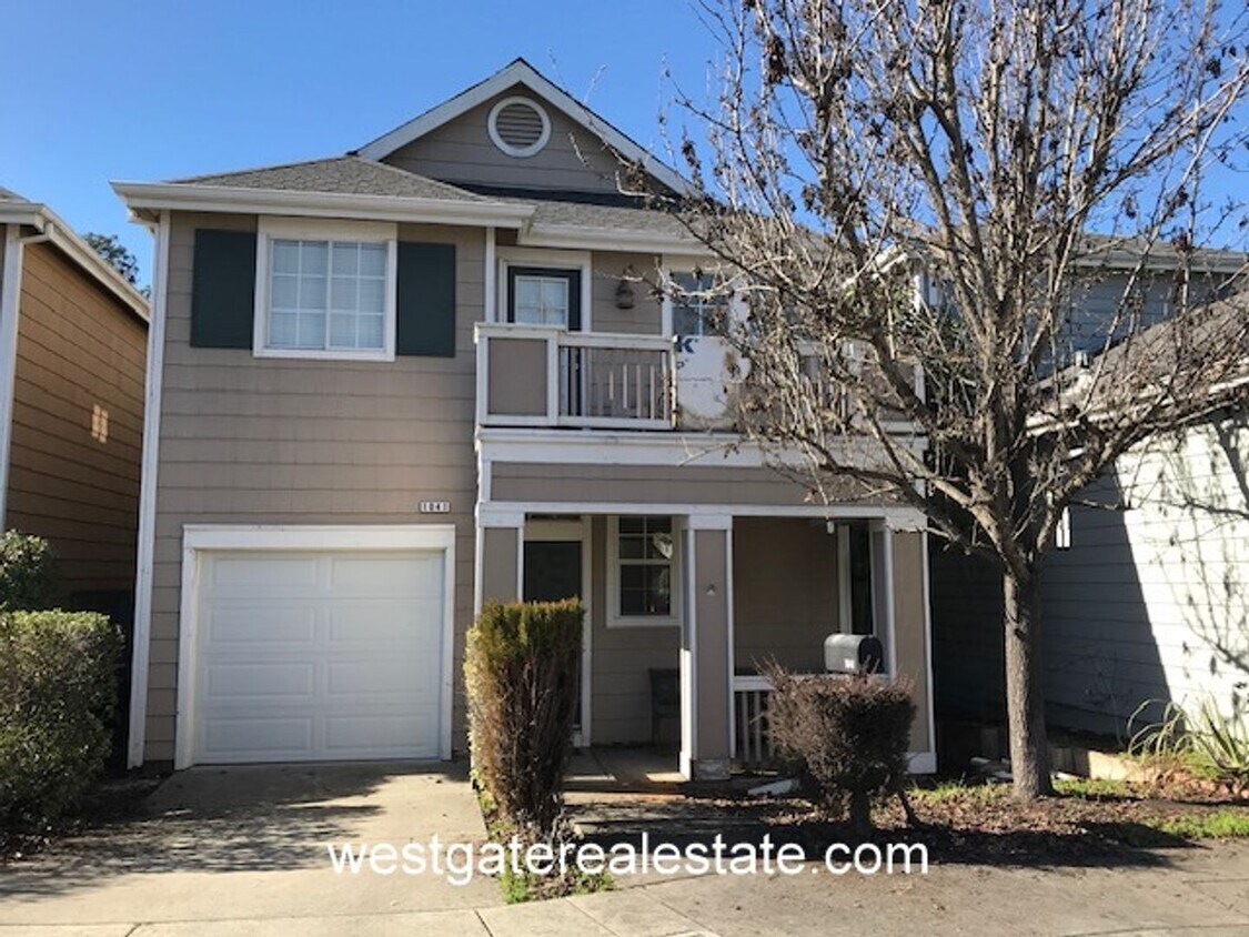 Primary Photo - 1041 Addison Cir