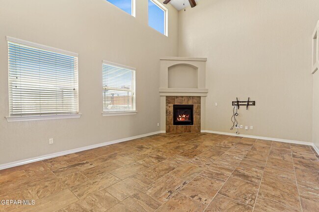 Building Photo - 405 Saltford Pl