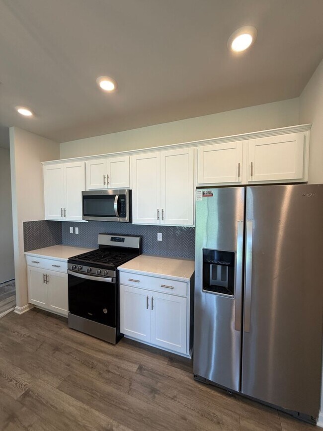 Foto del edificio - Newer 4BR/2.5BA Home in Havre de Grace | 2-Car Garage | Stone Counters | More Photos Coming Soon